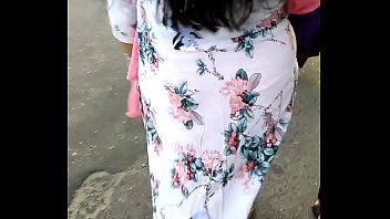 Bangladeshi girls ass on roads